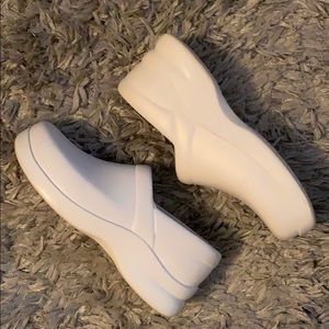 White Klogs